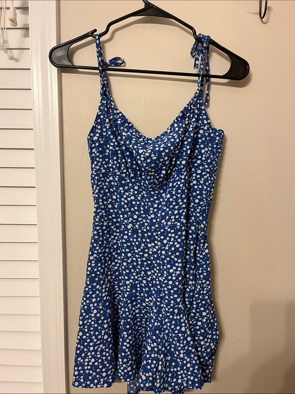 Blue Floral Tie-Shoulder Romper-Size Small